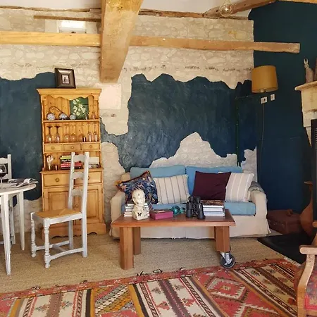 Peaceful Dordogne Countryside With Pool. Holiday home