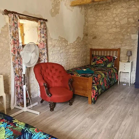 Holiday home Peaceful Dordogne Countryside With Pool. Saint-Martial-Viveyrol