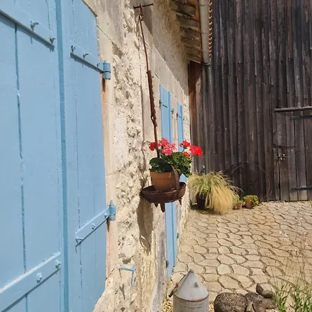 Peaceful Dordogne Countryside With Pool. Holiday home *